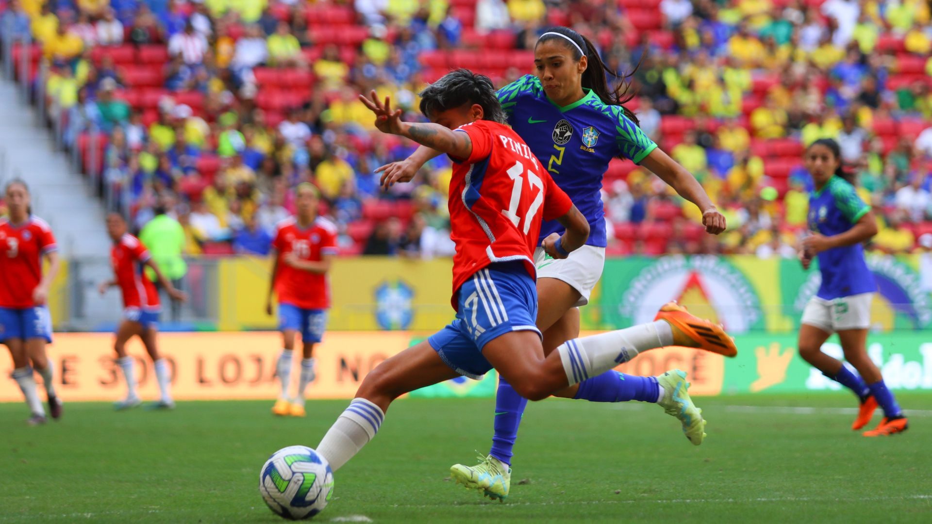 Amargo debut para Luis Mena: La Roja Femenina cae por goleada frente a Brasil en duelo amistoso