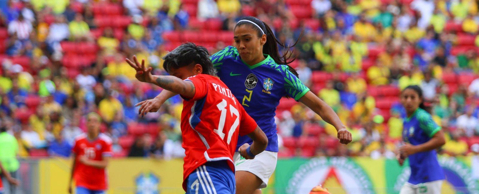 Amargo debut para Luis Mena: La Roja Femenina cae por goleada frente a Brasil en duelo amistoso