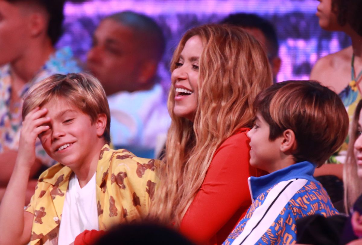 Shakira triunfa en Premios Juventud de rojo, feliz y dedica discurso a Milan, Sasha y a sus fans