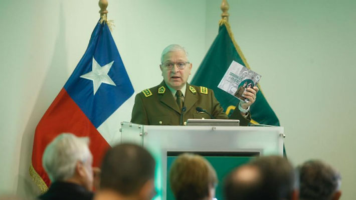 Polémica por narco-casas: Yáñez evita responder a Carter pero pide "que no se use a Carabineros políticamente"