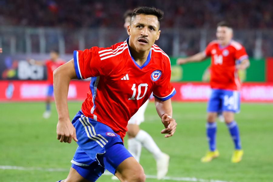 El reto de Alexis Sánchez a jugador de la Roja por alimentación