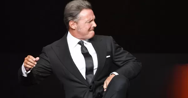 Luis Miguel agotó sus tres conciertos para Chile y sumó dos fechas: ¿cuándo serán y dónde comprar entradas?