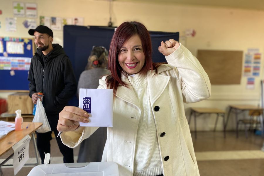 Karen Araya es la nueva estrella del Partido Comunista