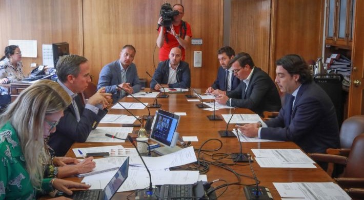 Comisión de Seguridad aprobó tipificar como delito la migración ilegal, sólo el PC y el Frente Amplio votaron en contra ya que no superan su Octubrismo