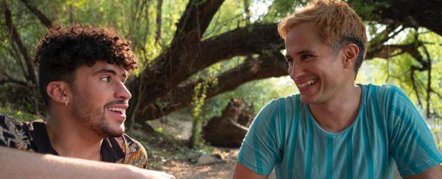 Gael García y Bad Bunny tienen un romance en “Cassandro”