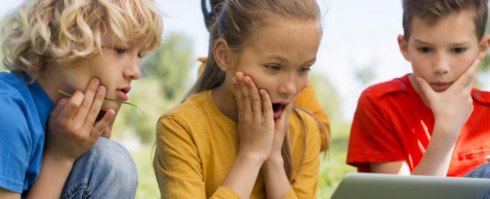 Crean advertencia mundial sobre riesgos en la salud mental de adolescentes que usan redes sociales