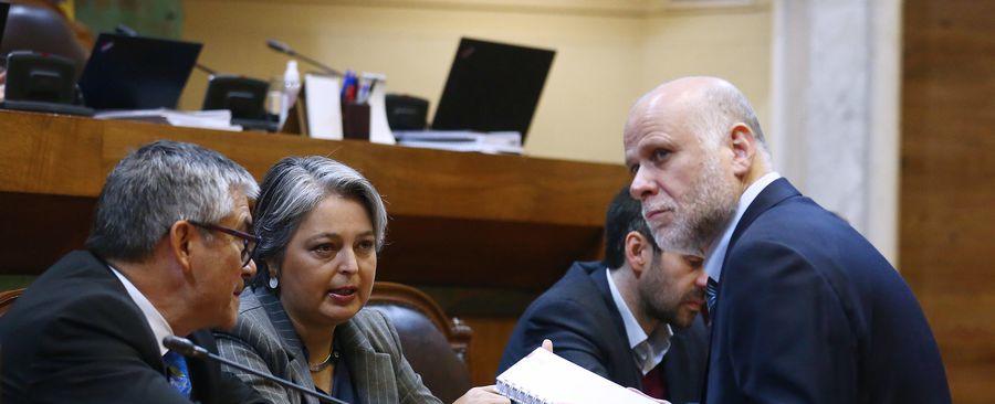 Estrategia de La Moneda para aislar a republicanos logra su primer triunfo para la tríada de Marcel, Jara y Elizalde