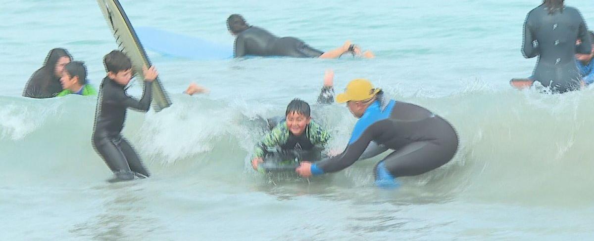 Totoralillo: "Surf therapy" busca mejorar la salud mental y física