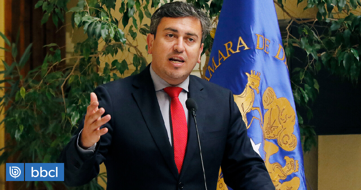 "No aporta": Seremi de Salud critica a diputado republicano por llamado a no vacunarse contra Covid-19