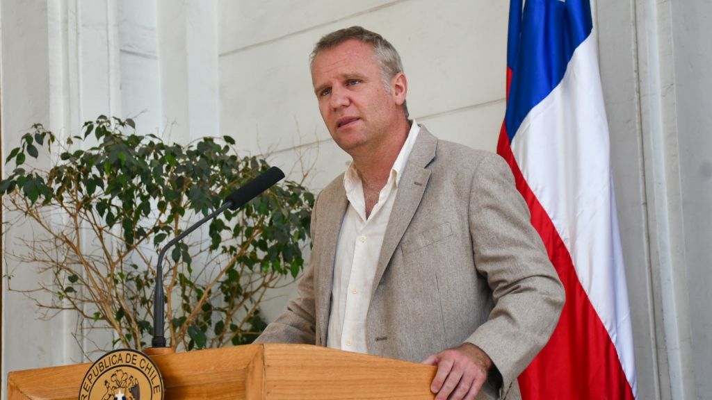 Felipe Kast tras aprobación de ley de usurpación: 'Presidente Boric respete la democracia'