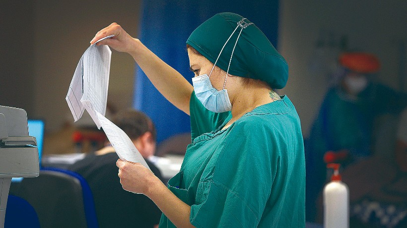 Incertidumbre para más de un centenar de funcionarios Covid en Antofagasta tras el fin de la alerta sanitaria