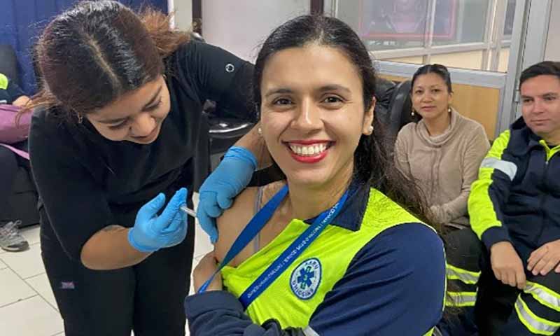 Funcionarios de SAMU O’Higgins se vacunaron contra COVID-19 e Influenza