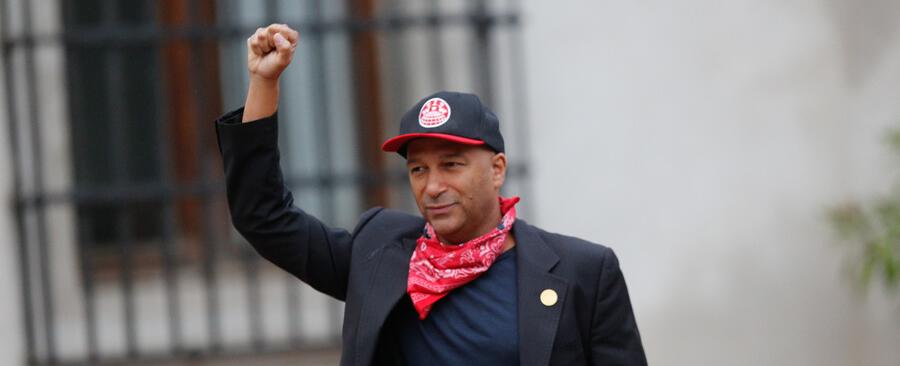 Tom Morello llega a La Moneda para conmemorar los 50 años del golpe: “Estados Unidos comparte responsabilidad”