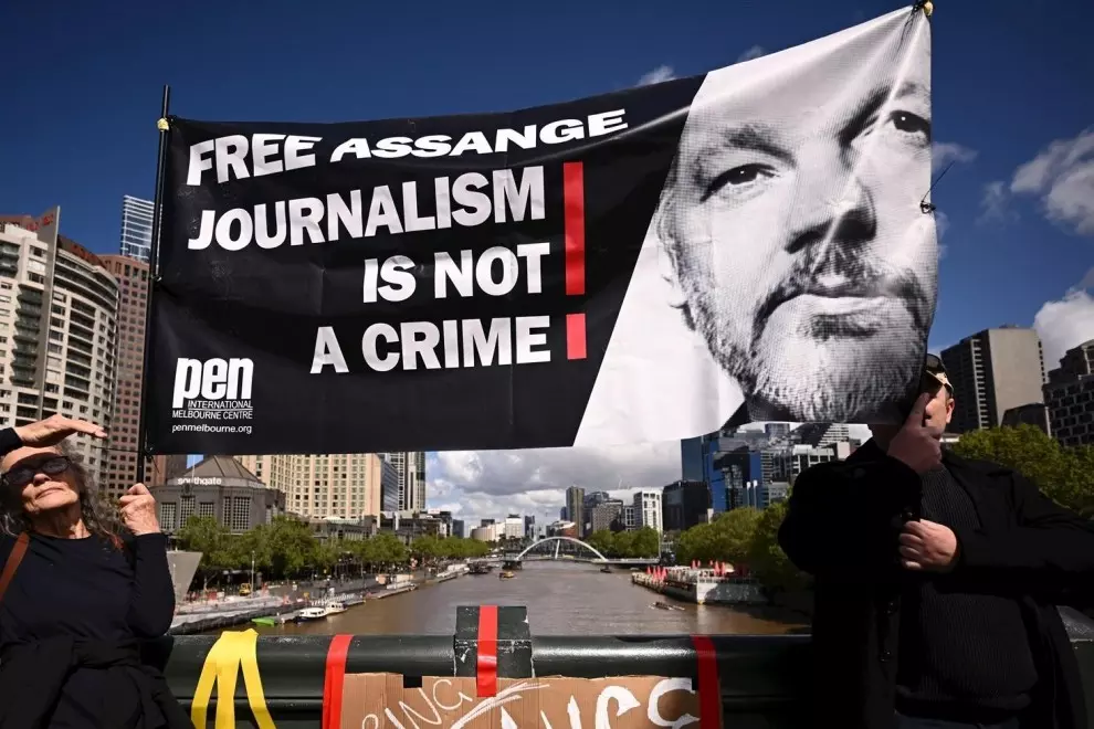 Carta de Julian Assange a Carlos III, Rey de Inglaterra - El Porteño