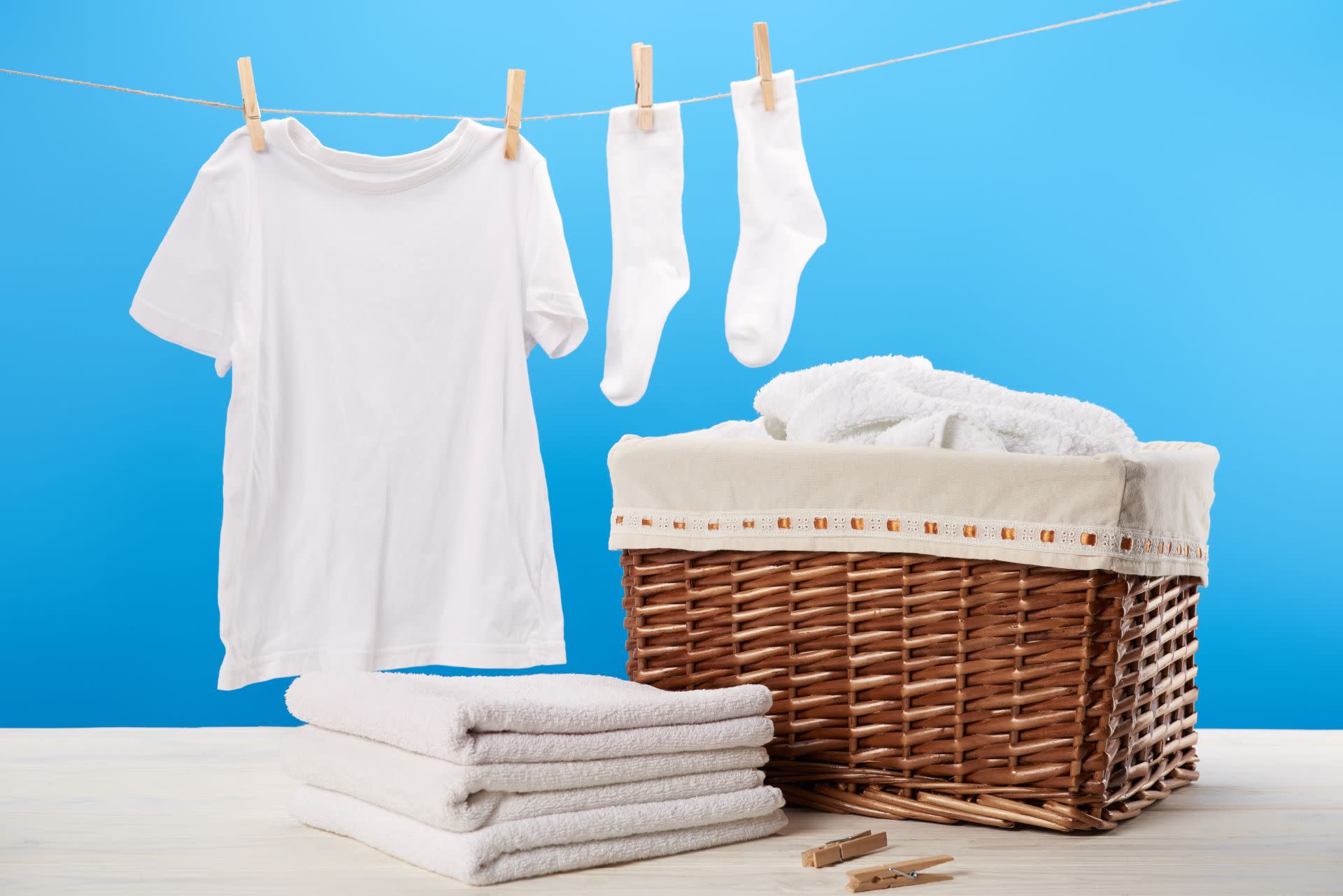How to Remove Sweat Stains from Thobes and White Clothes