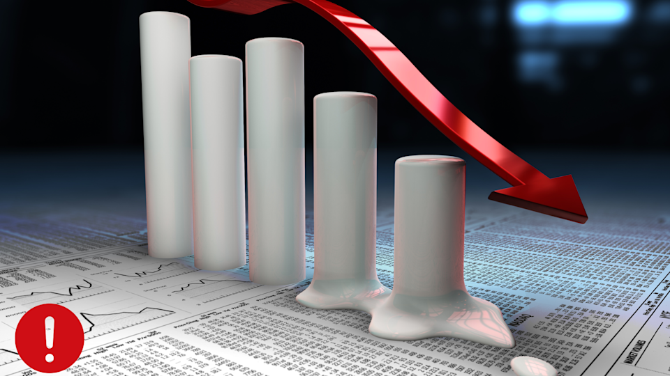 The image shows a blog banner featuring a chart and data