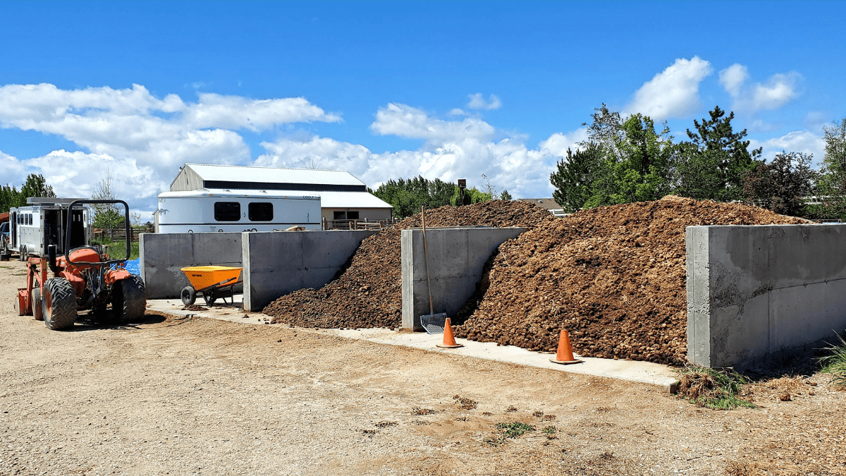 How to Compost Manure From Livestock - Grit, image size:1200x675