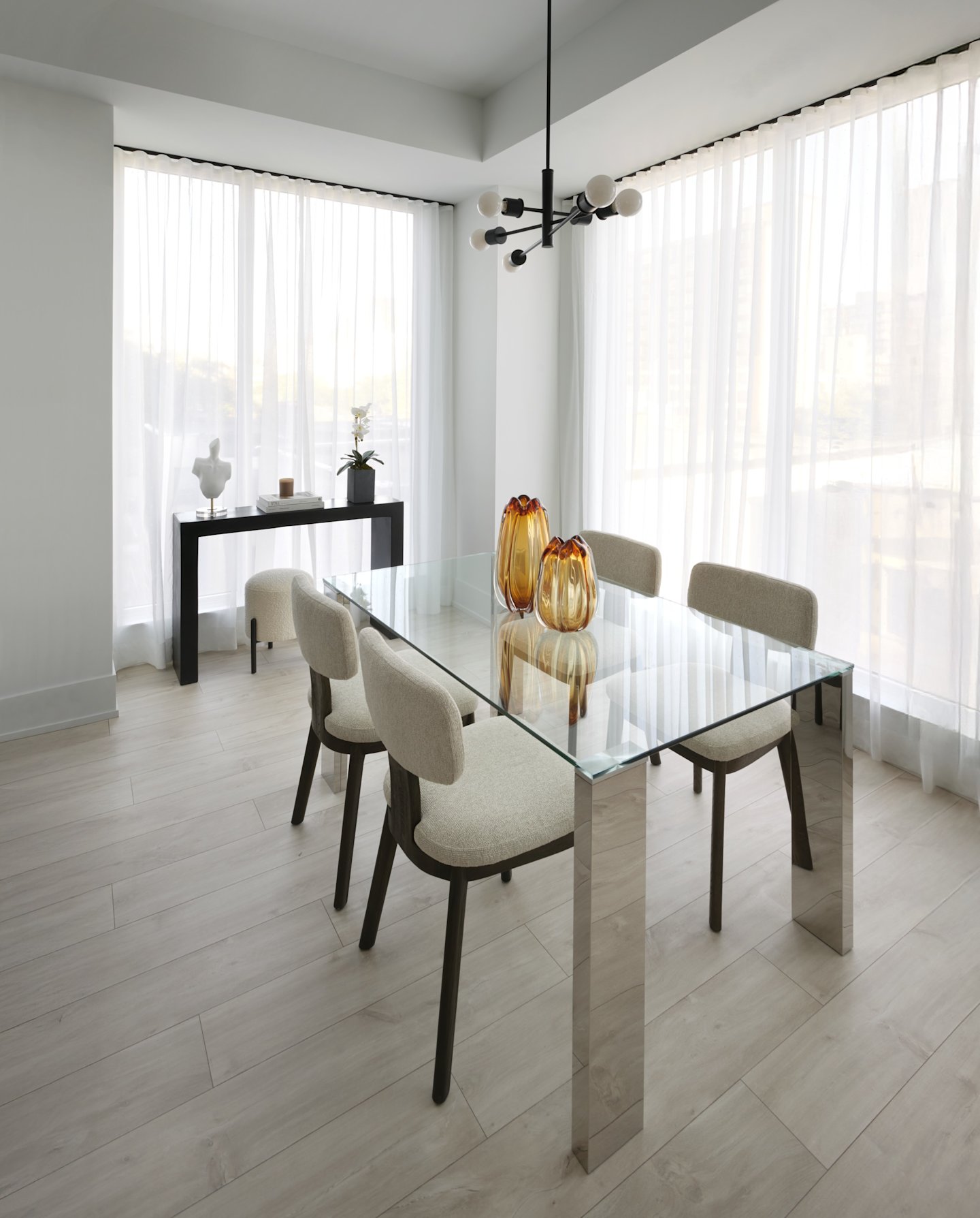 MRKT Suite 404 Dining Room