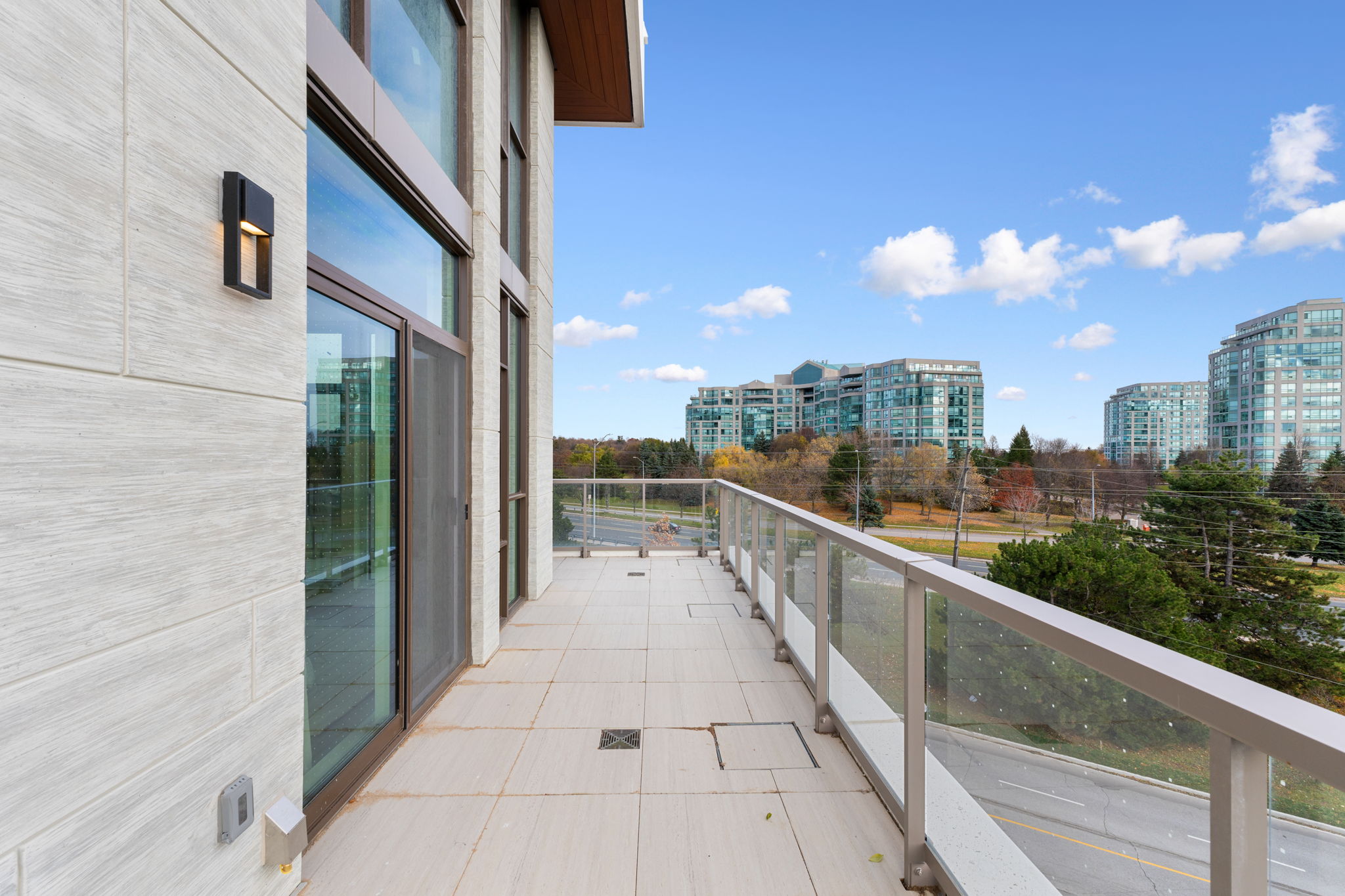 Royal Bayview Suite 418 Terrace