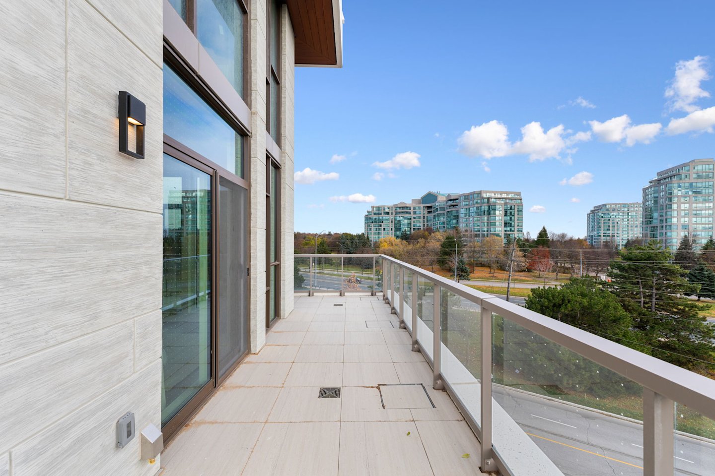 Royal Bayview Suite 418 Terrace