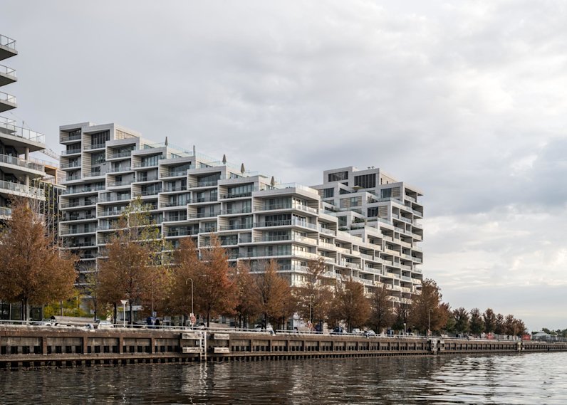 Aquabella photograph from the Toronto waterfront