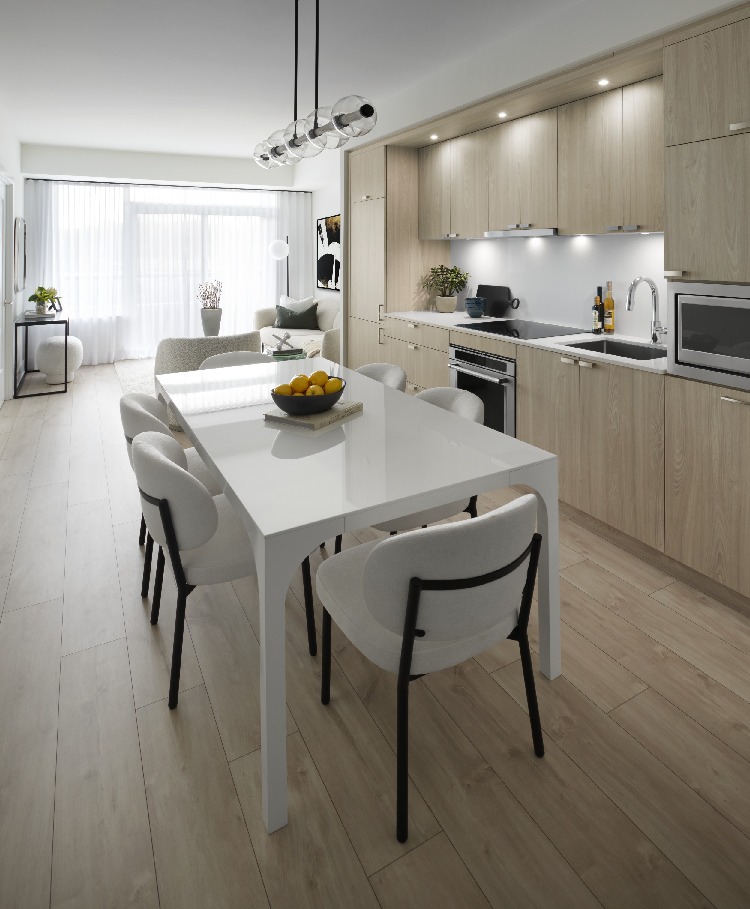 Edenbridge Suite 316 Kitchen and Dining Area