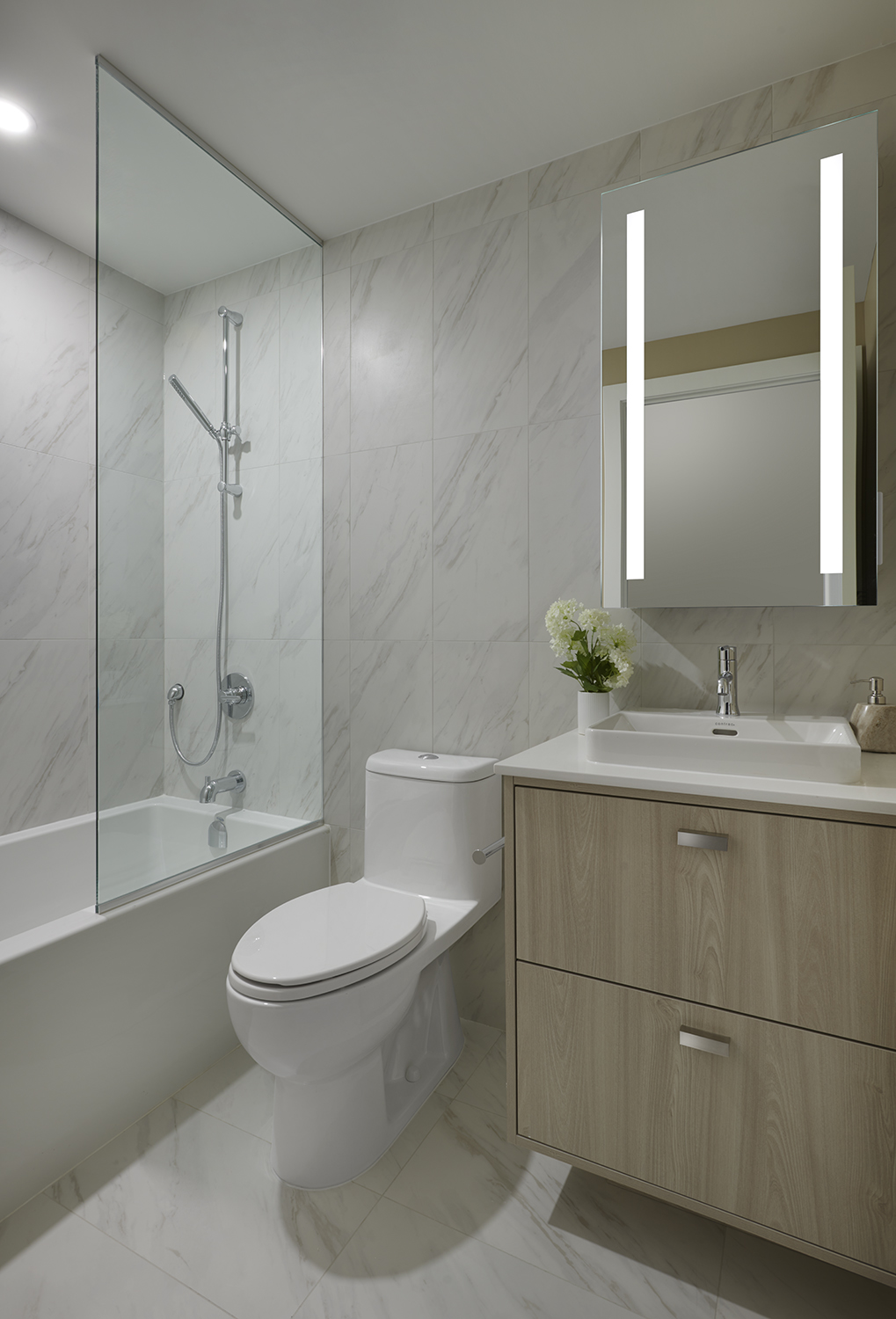 The Dupont Suite 325 Secondary Bathroom