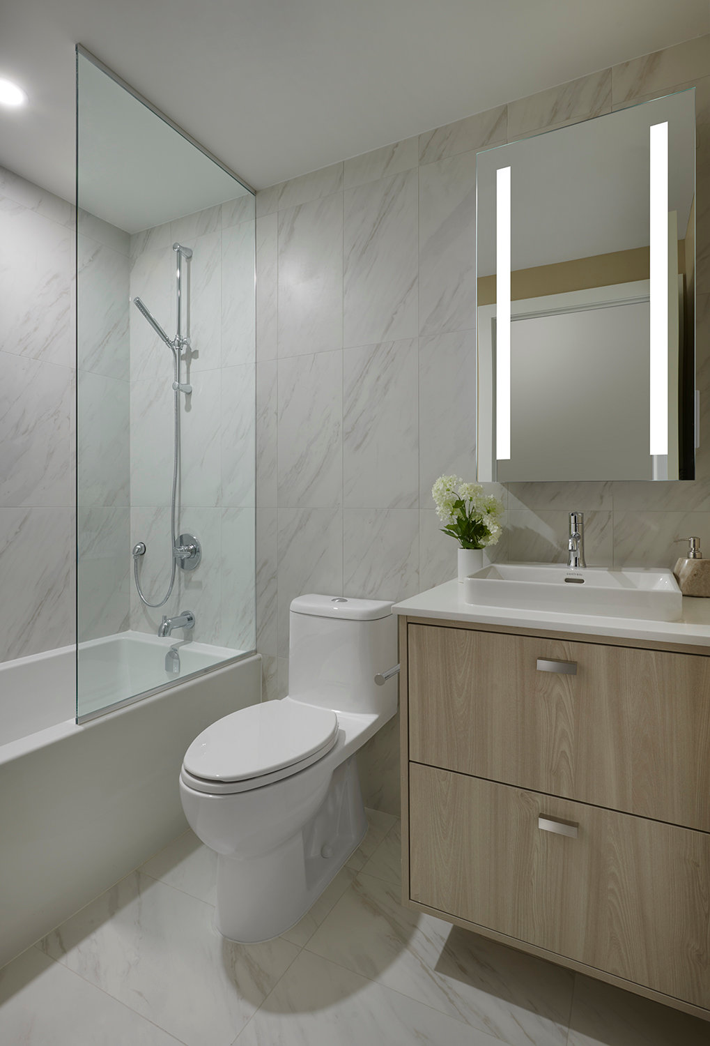 The Dupont Suite 325 Secondary Bathroom