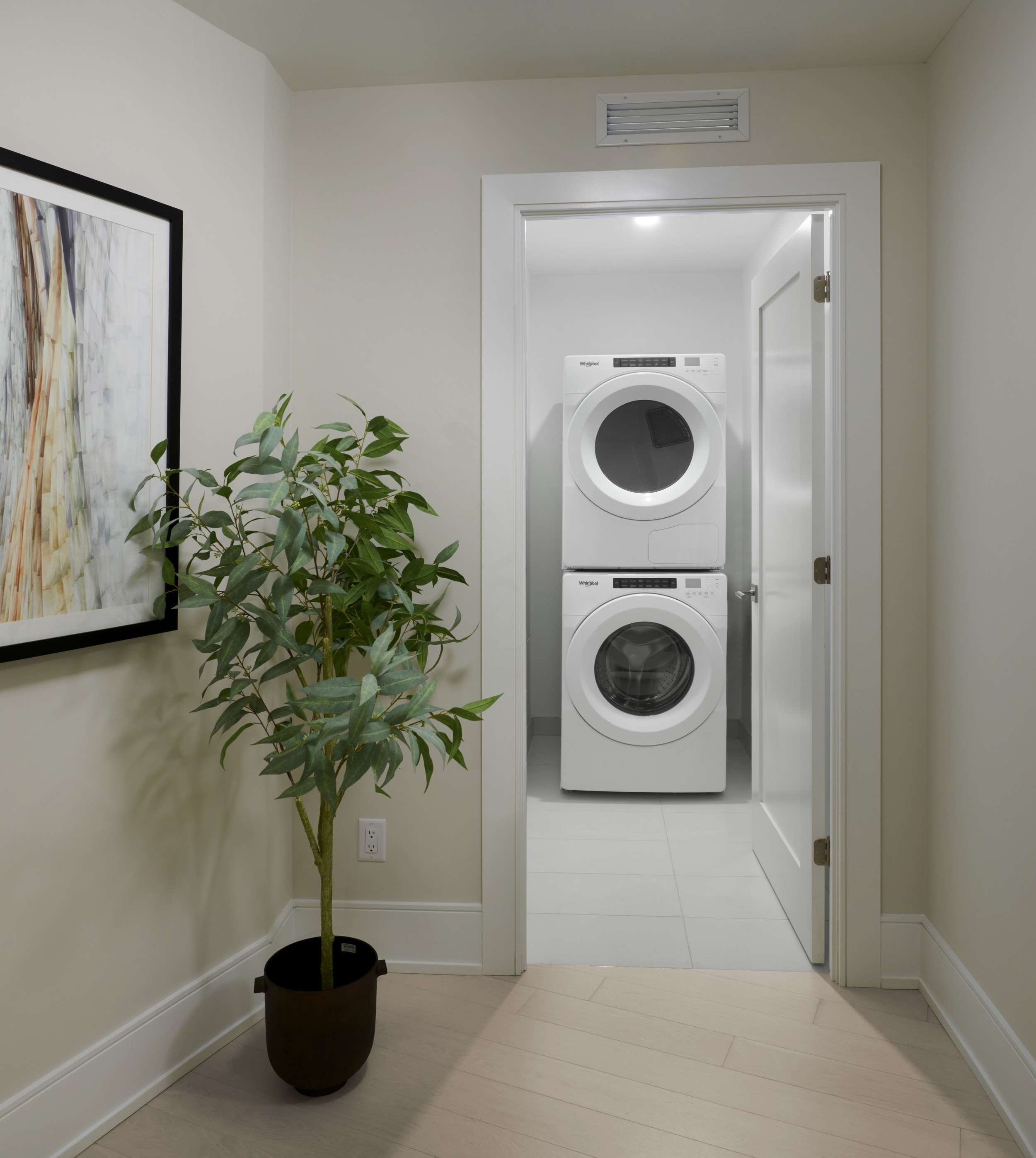 Edenbridge Suite 124 Laundry Room