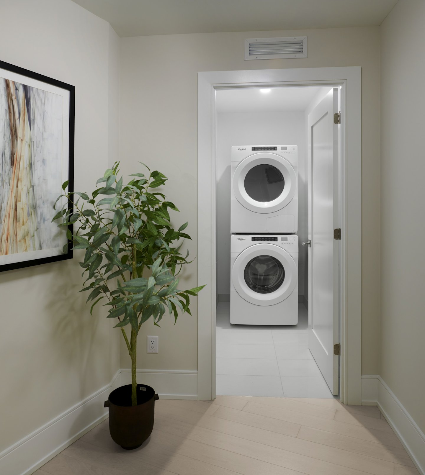 Edenbridge Suite 124 Laundry Room