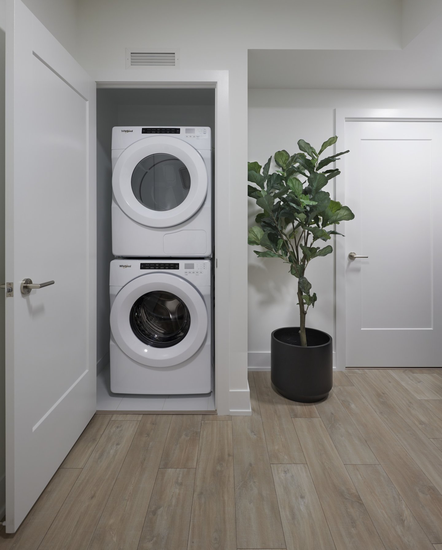 The Dupont Suite 704 Laundry