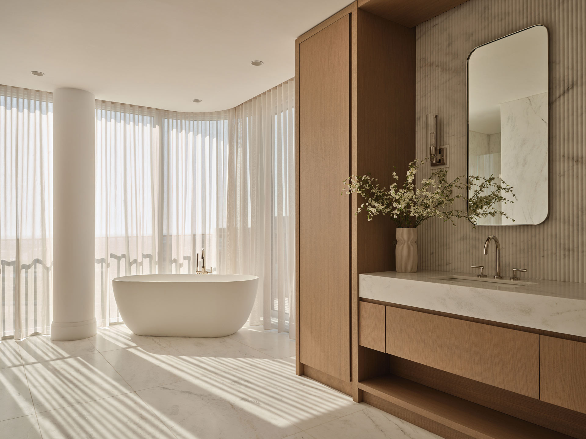 Aqualuna SPH1 Principal Ensuite Tub