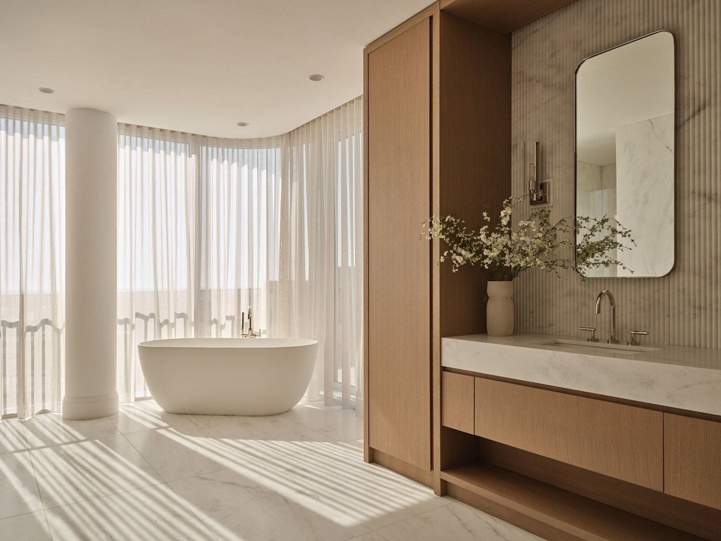 Aqualuna SPH1 Principal Ensuite Tub