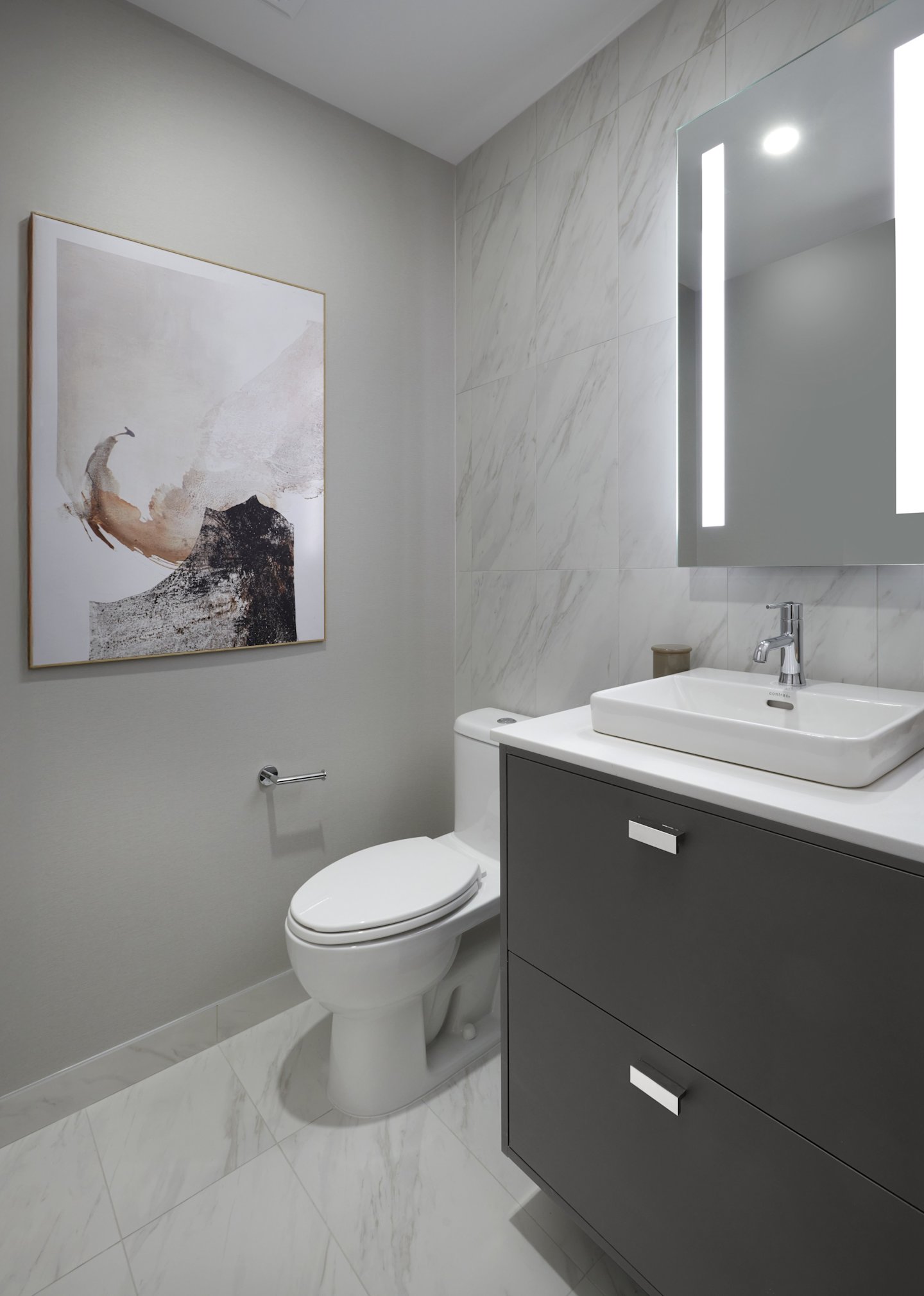 Royal Bayview Suite 208 Powder Room