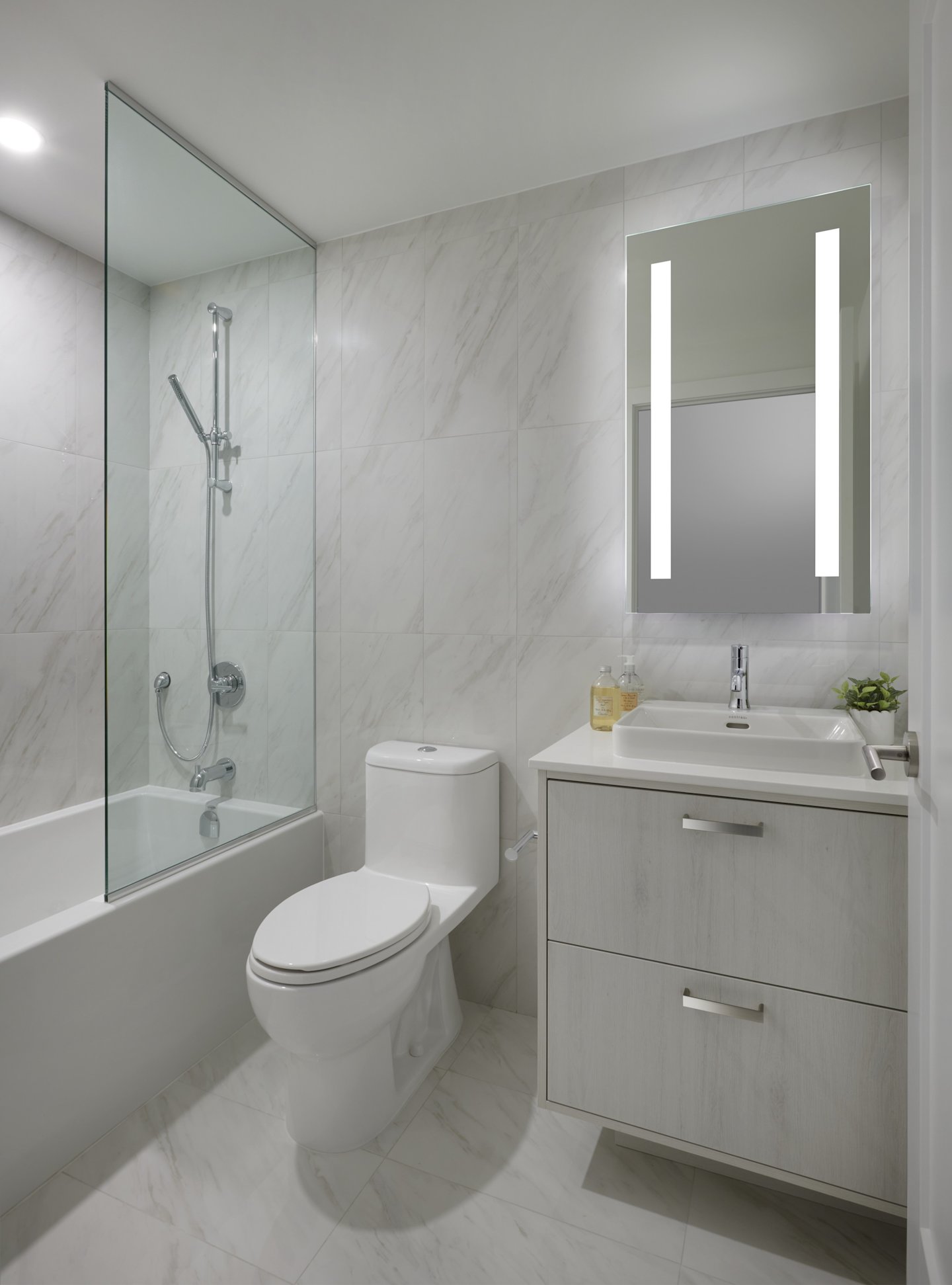 The Dupont Suite 626 Bathroom