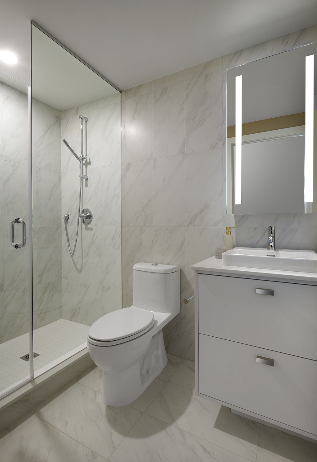 The Dupont Suite 325 Principal Bathroom