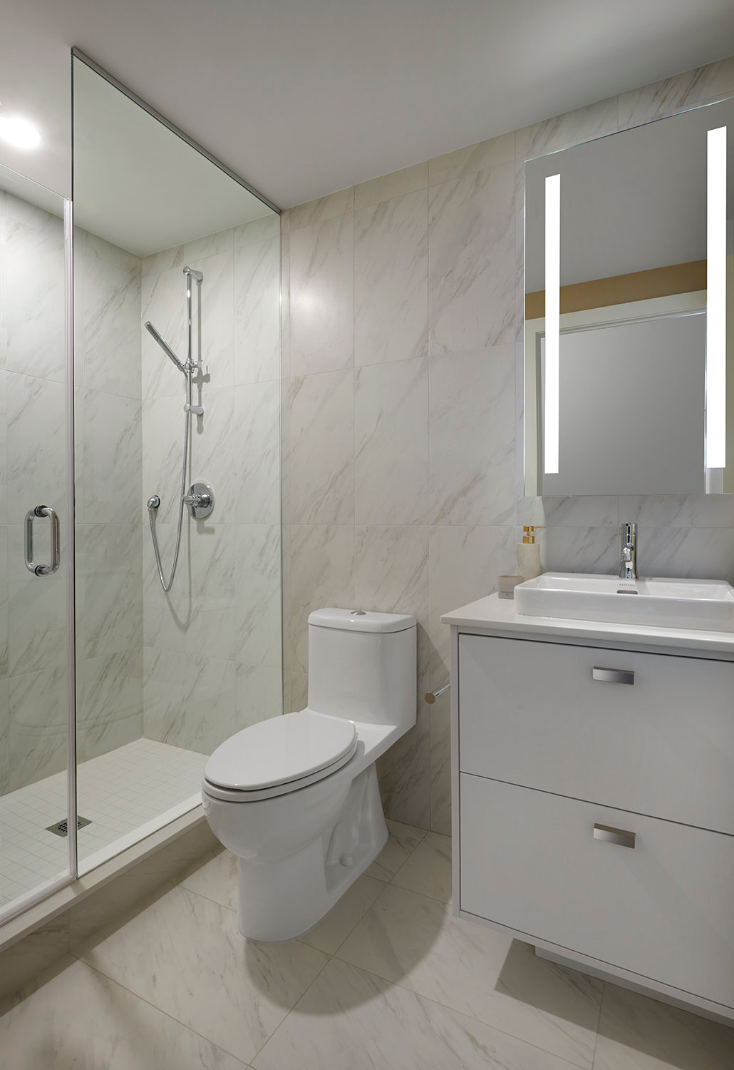 The Dupont Suite 325 Principal Bathroom