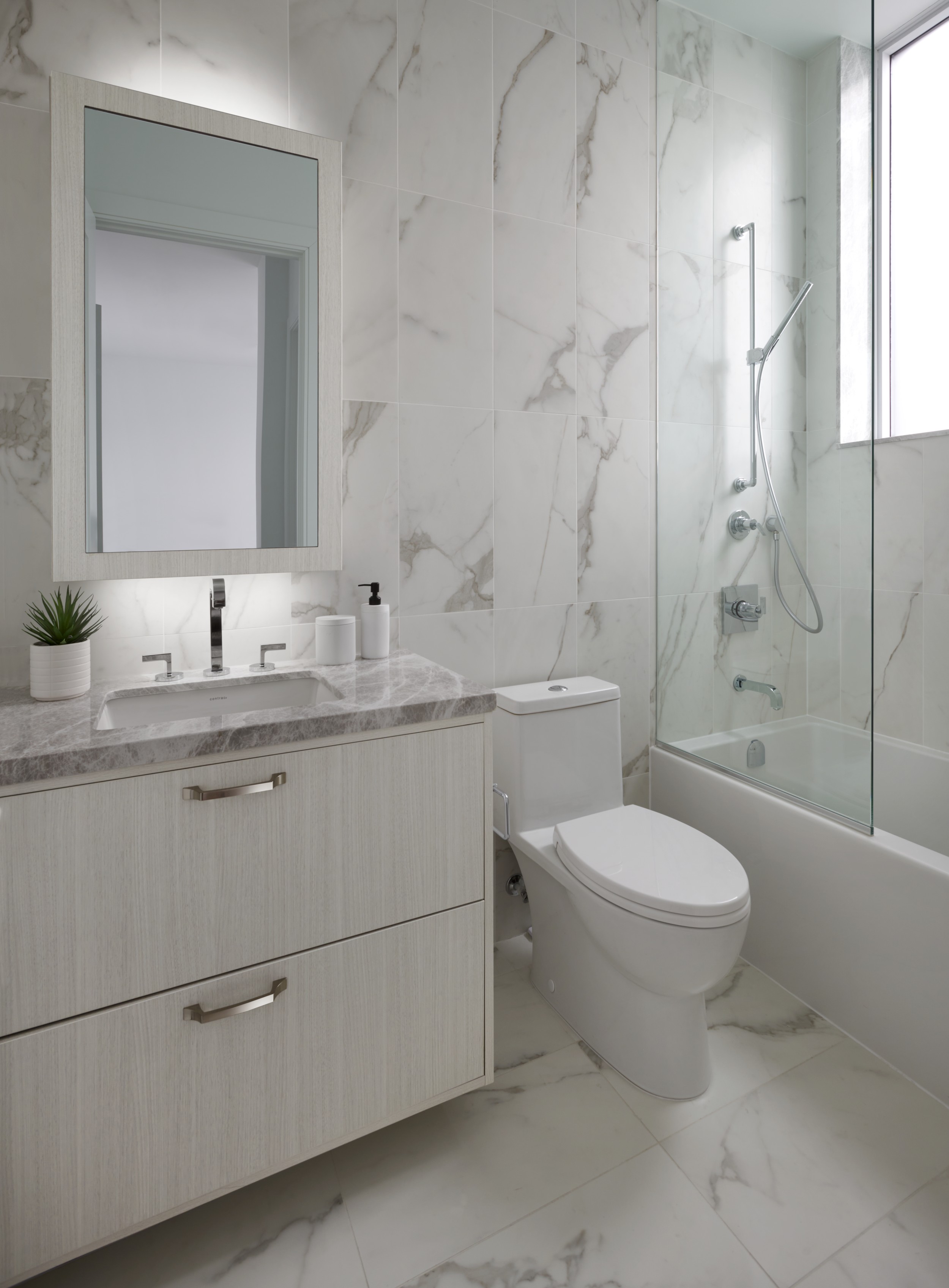 The Well Signature Suite 310 Secondary Bathroom