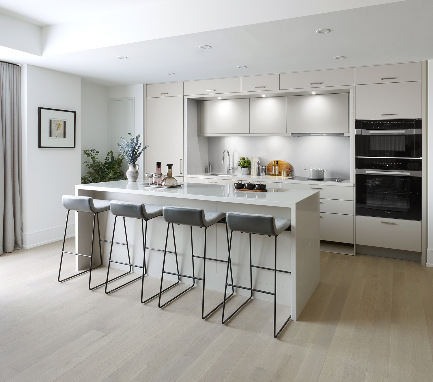Edenbridge Model Suite Suite 2L (305) Kitchen