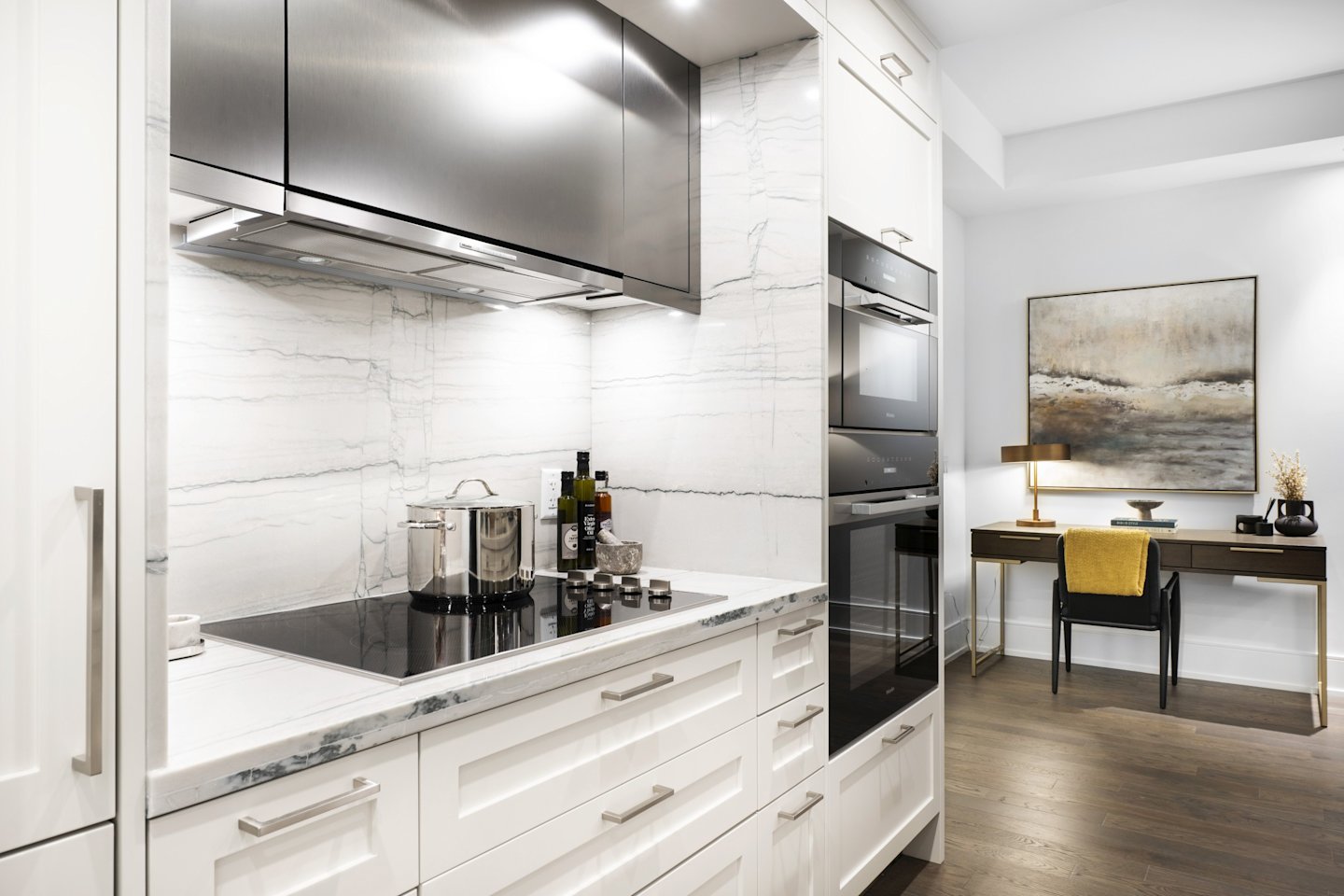 The Well Classic II Suite 516 Kitchen
