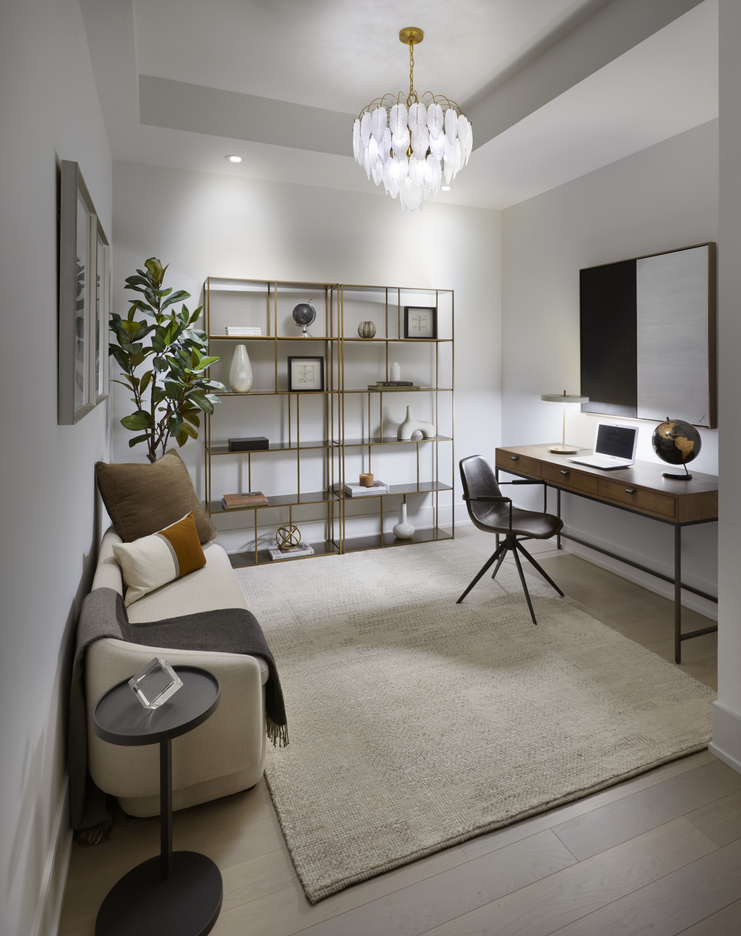 Royal Bayview Suite 204 Den