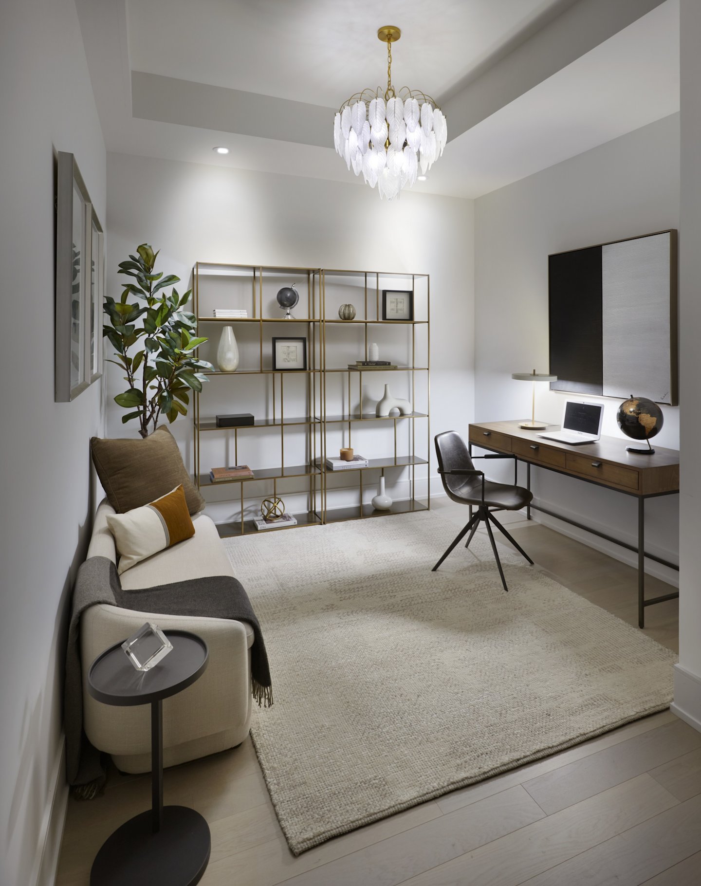 Royal Bayview Suite 204 Den