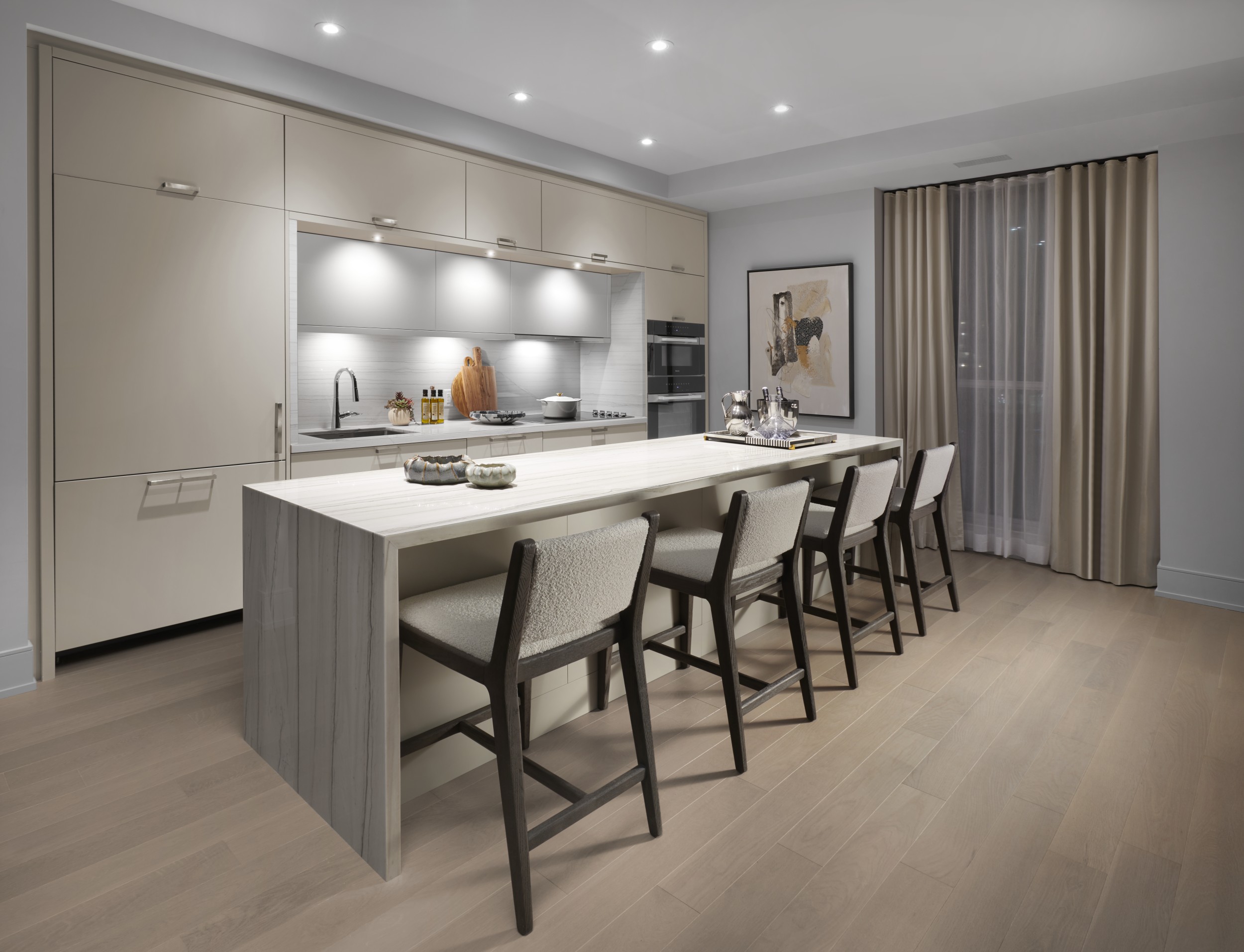 Royal Bayview Suite 318 Kitchen