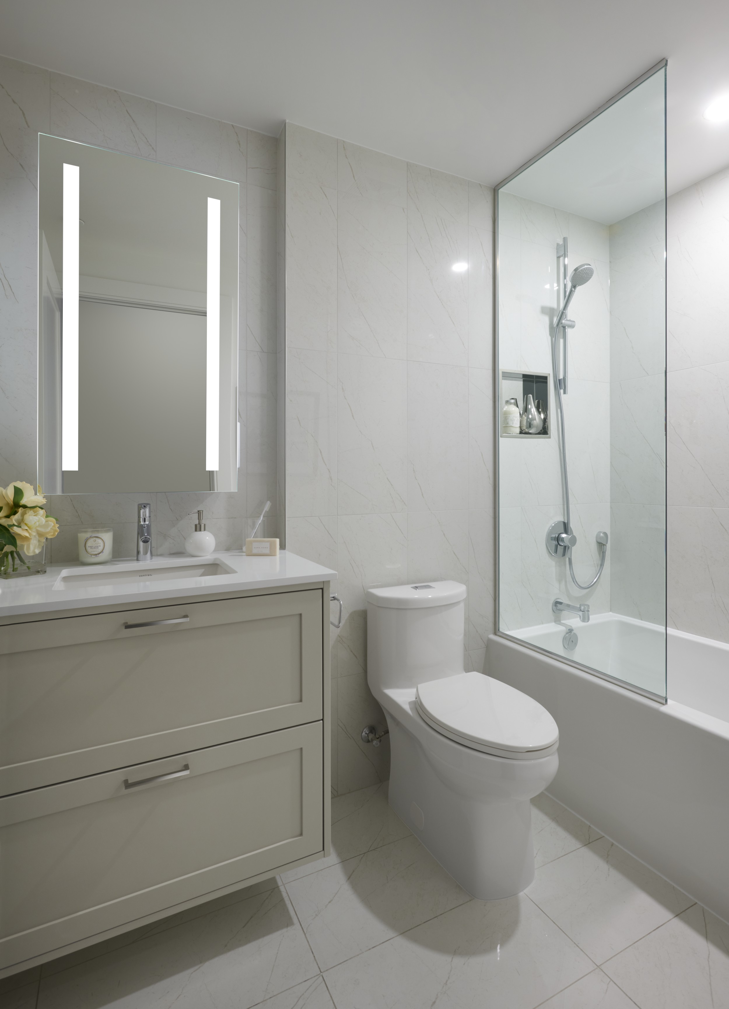 Chateau Suite PL01 Secondary Bathroom