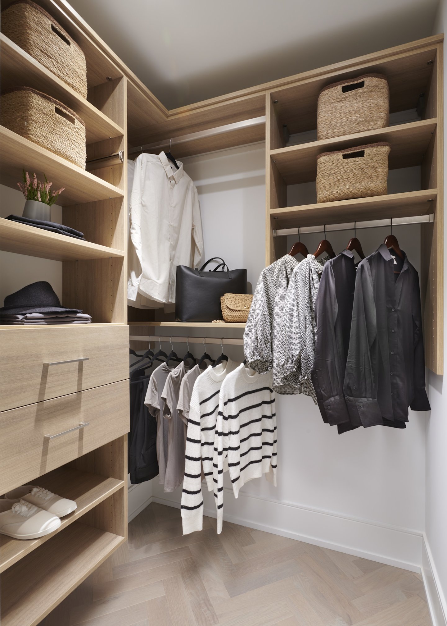 The Well Signature Suite 902 Secondary Closet