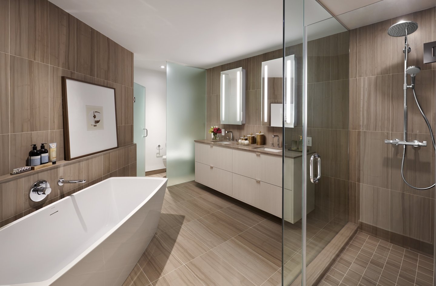 Aqualuna Suite 318 Principal Ensuite