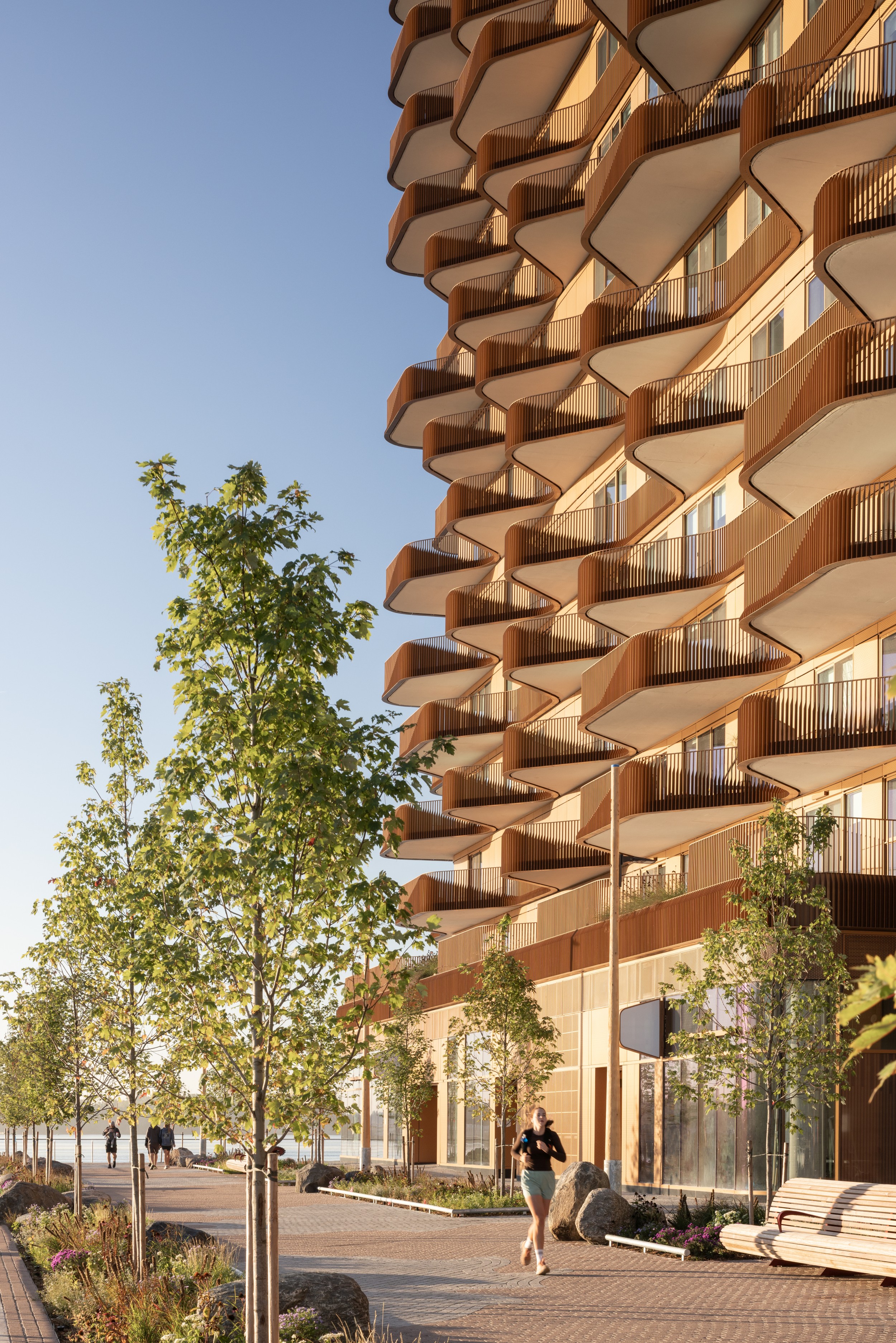 Aqualuna Building Exterior