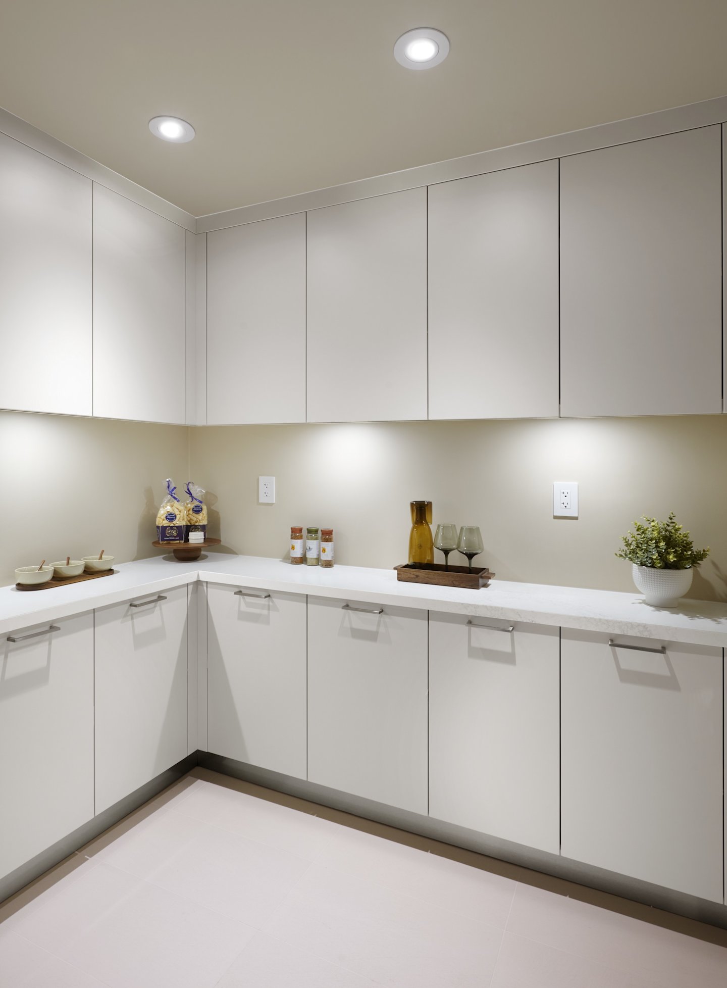 Aqualuna Suite 217 Pantry