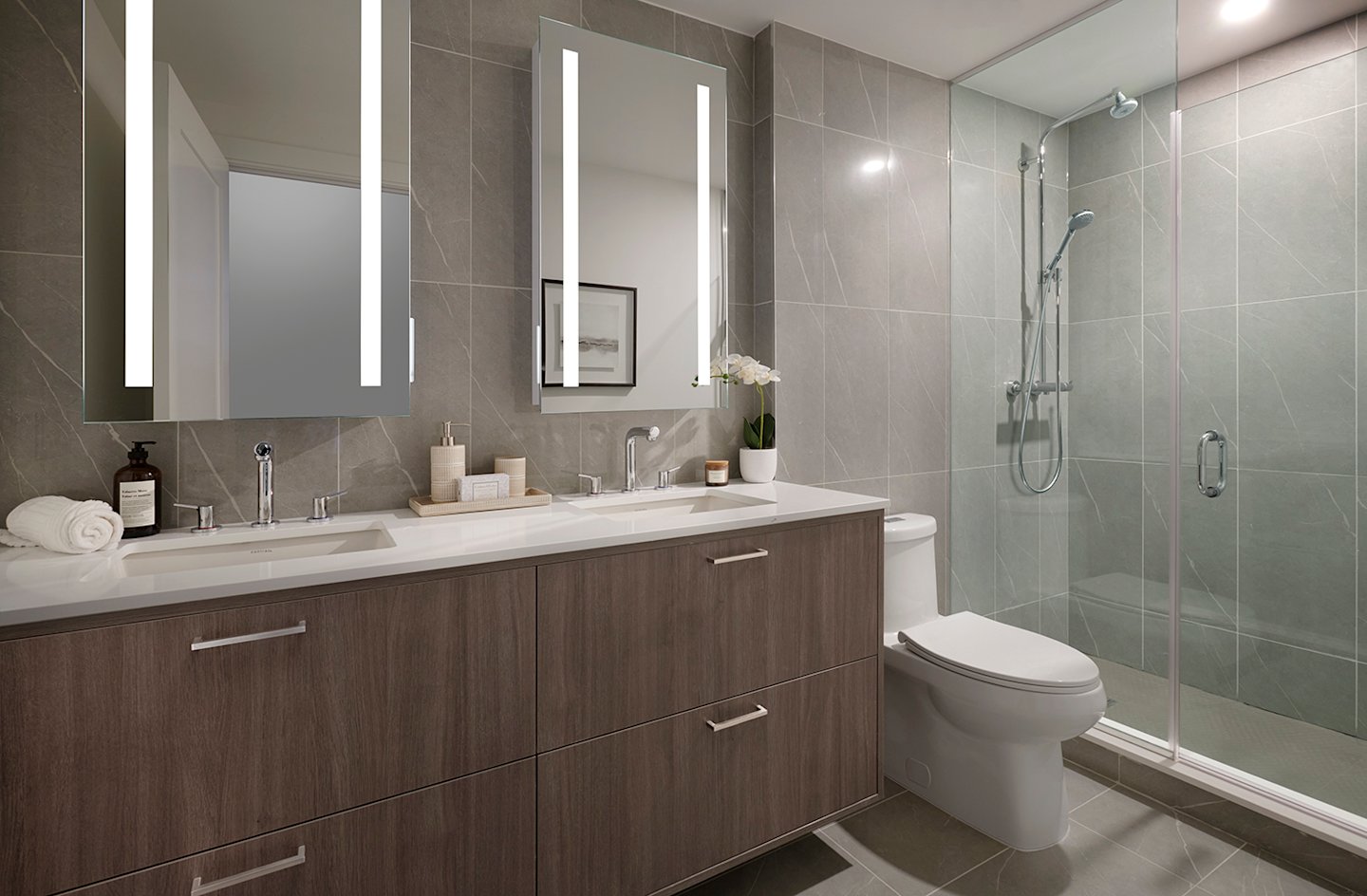 Chateau Model Suite 101 Principal Ensuite