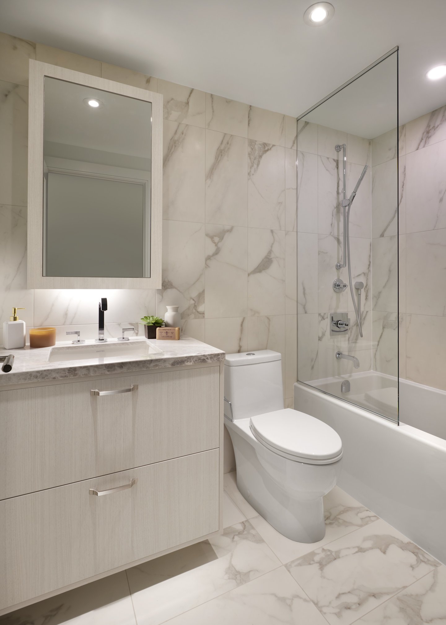 The Well Signature Suite 902 Secondary Bathroom